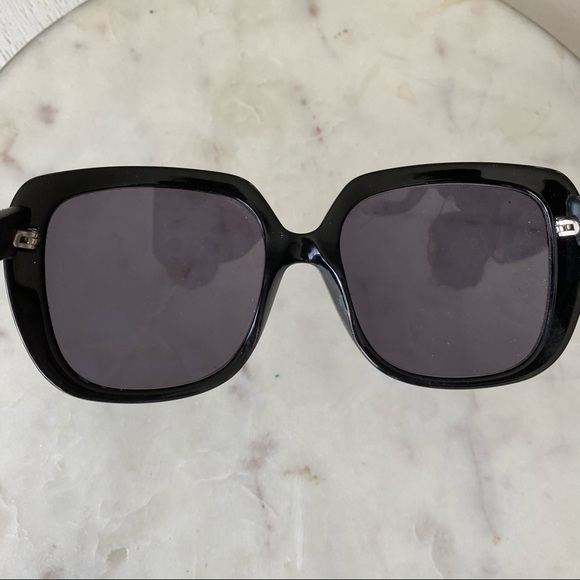 Sale! 100% auth Dior sunglasses - Picture 16 of 16